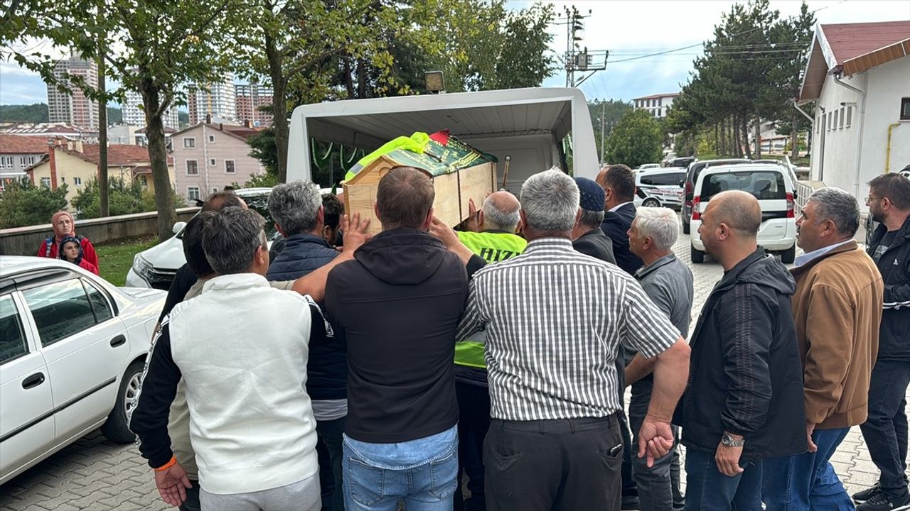 Kaptan Öztürk Kürelioğlu Son Yolculuğuna Uğurlandı