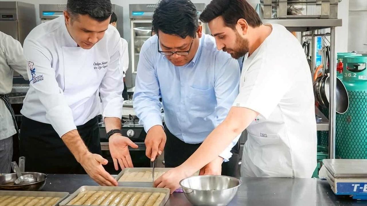 Karabük Üniversitesi'nden Tayland'a Baklava Tanıtımı