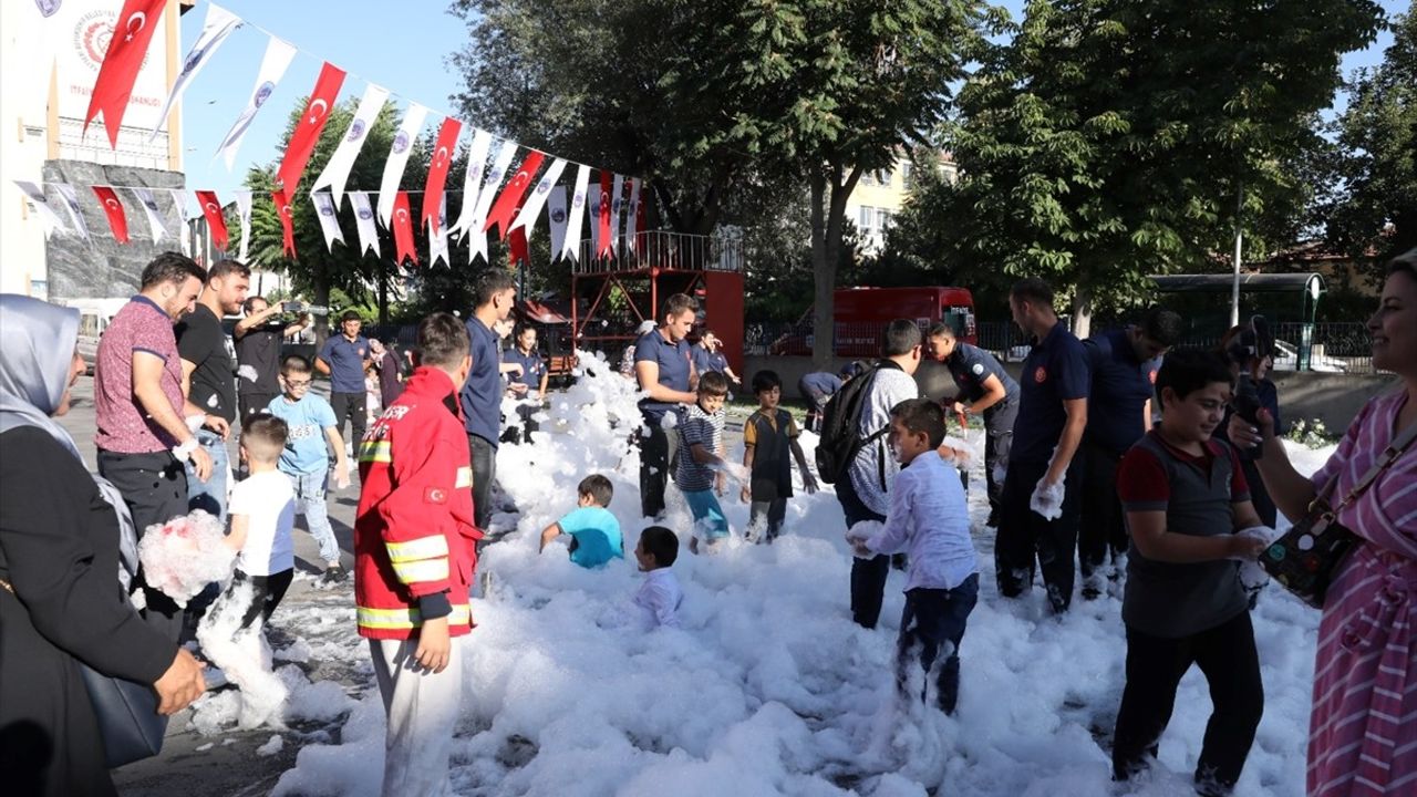 Kayseri İtfaiyesi'nden Özel Çocuğa Anlamlı Doğum Günü Sürprizi