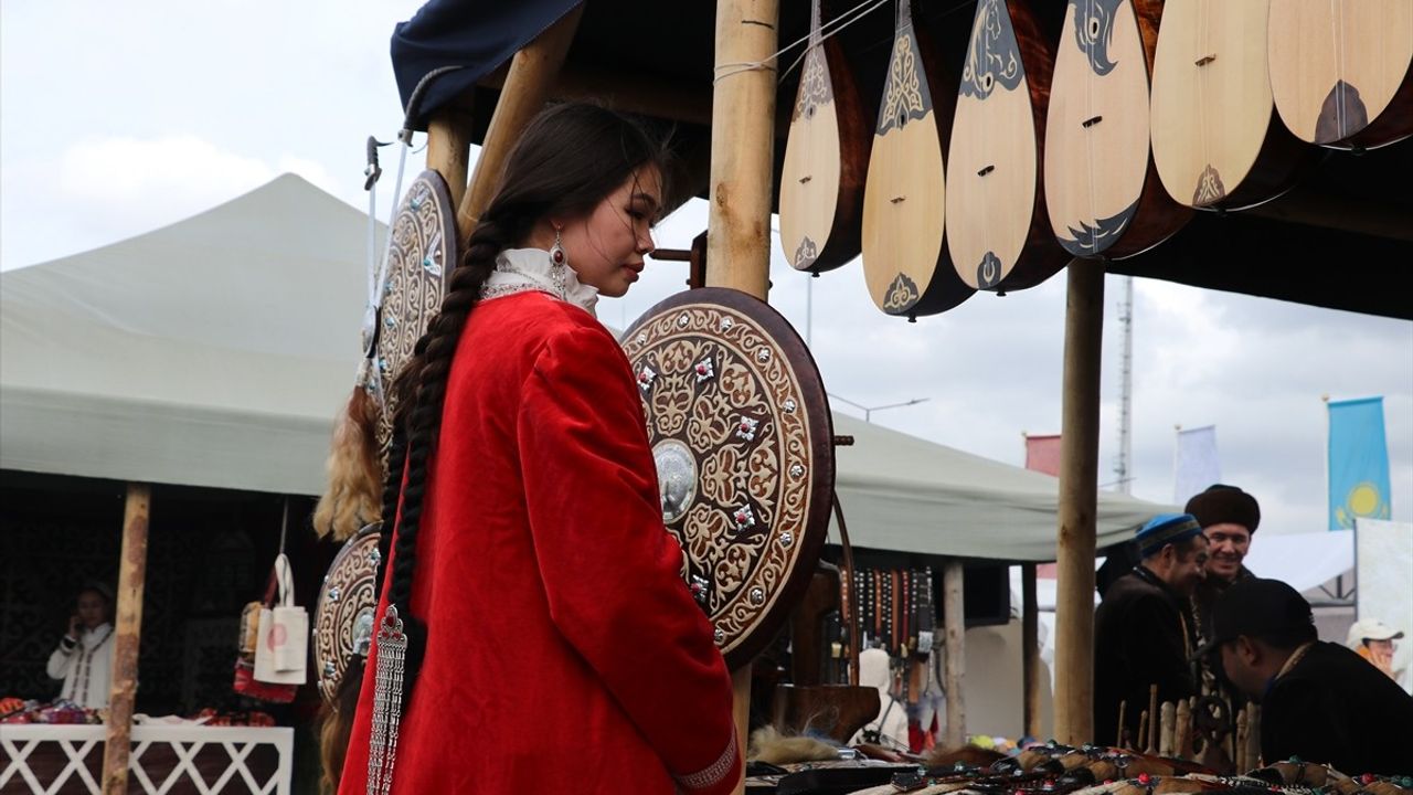 Kazakistan'da Göçebeler Dünyası Etno Köyü İlk Ziyaretçilerini Ağırladı