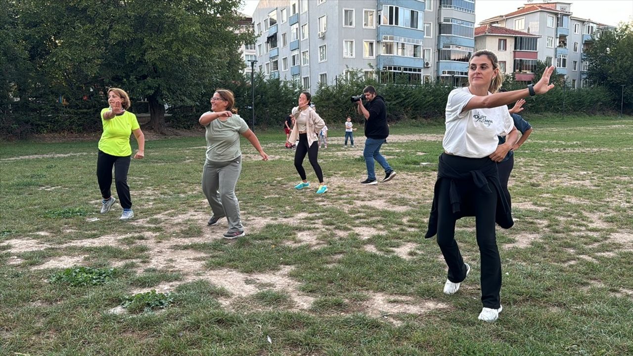 Kırklareli'nde Kadınlar Zumba ile Hareketlendi