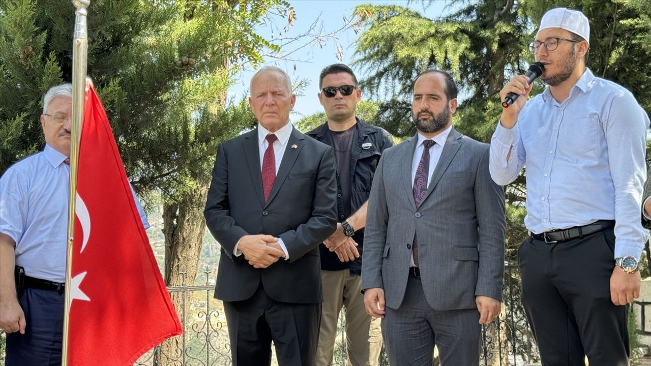 KKTC Meclis Başkanı Zorlu Töre, Artvin'de Şehitlikler Ziyareti Gerçekleştirdi