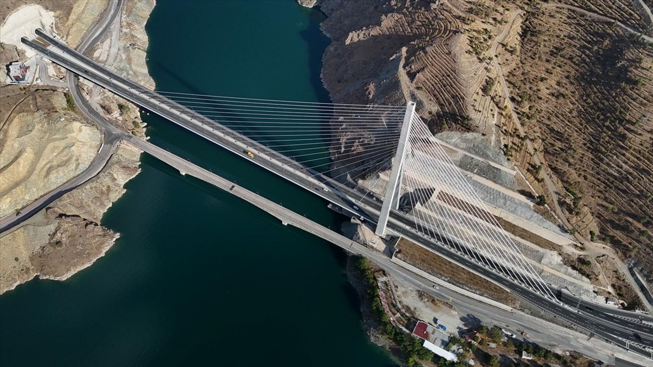 Kömürhan Köprüsü, Uluslararası Yol Federasyonu'ndan Ödül Kazandı