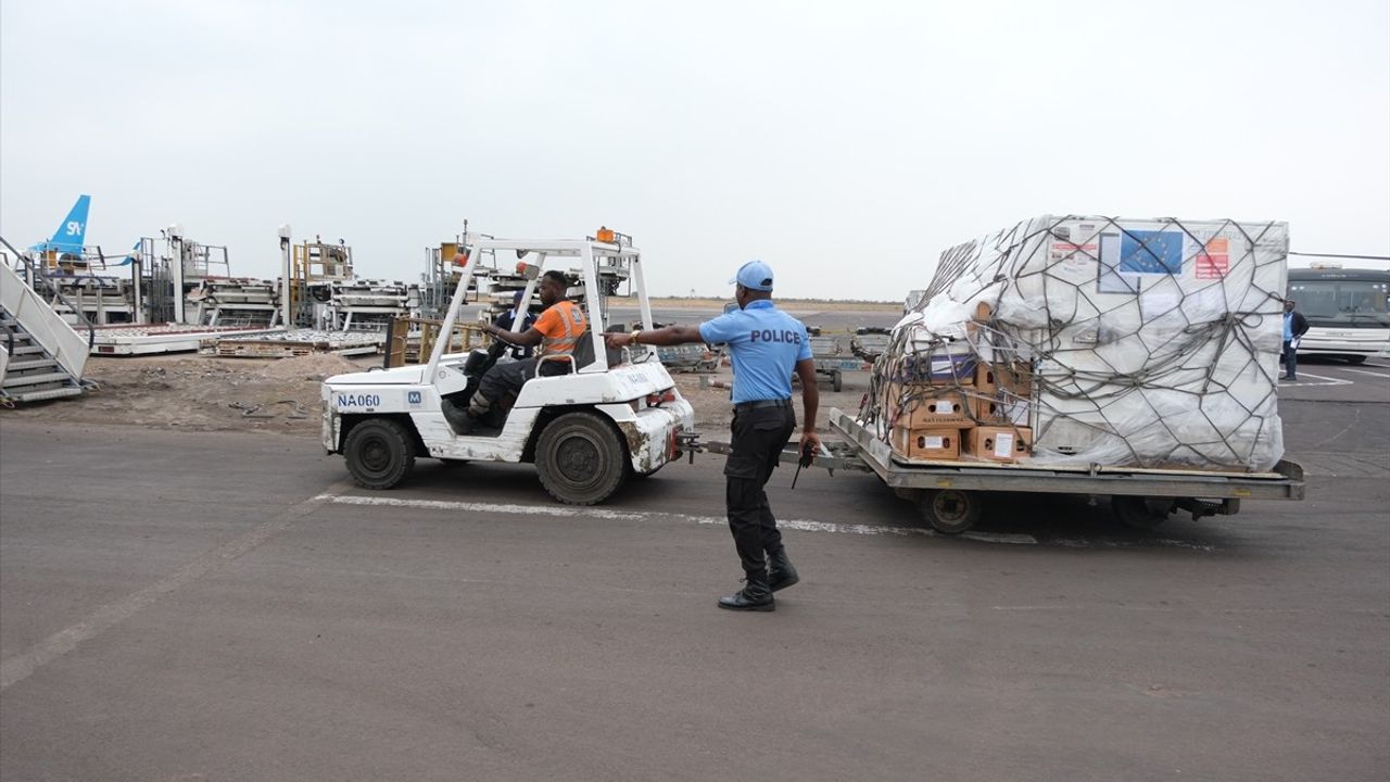 Kongo Demokratik Cumhuriyeti'ne 99 Bin M Çiçeği Aşısı Gönderildi
