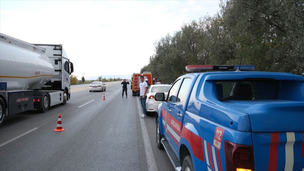 Konya'da Şarampole Devrilen Otomobilde Bir Kişi Hayatını Kaybetti