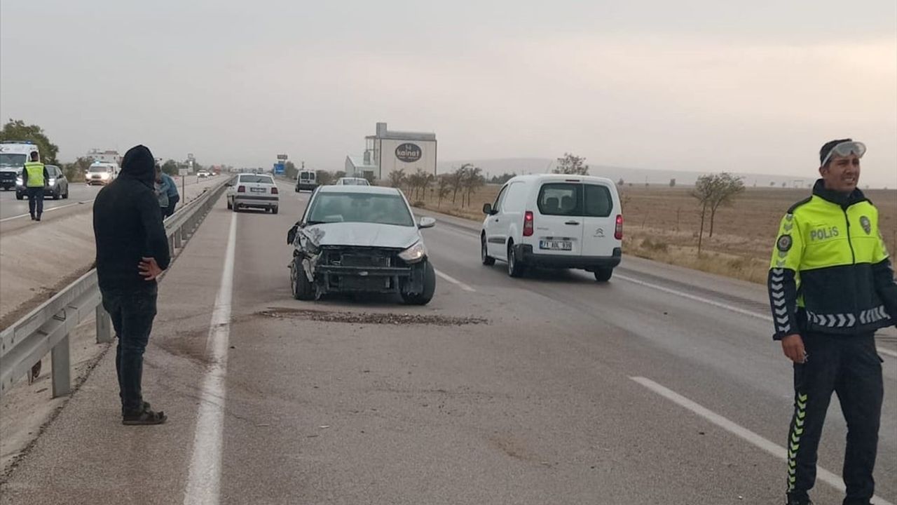 Konya'da Toz Tanesi Kazasına 6 Yaralı