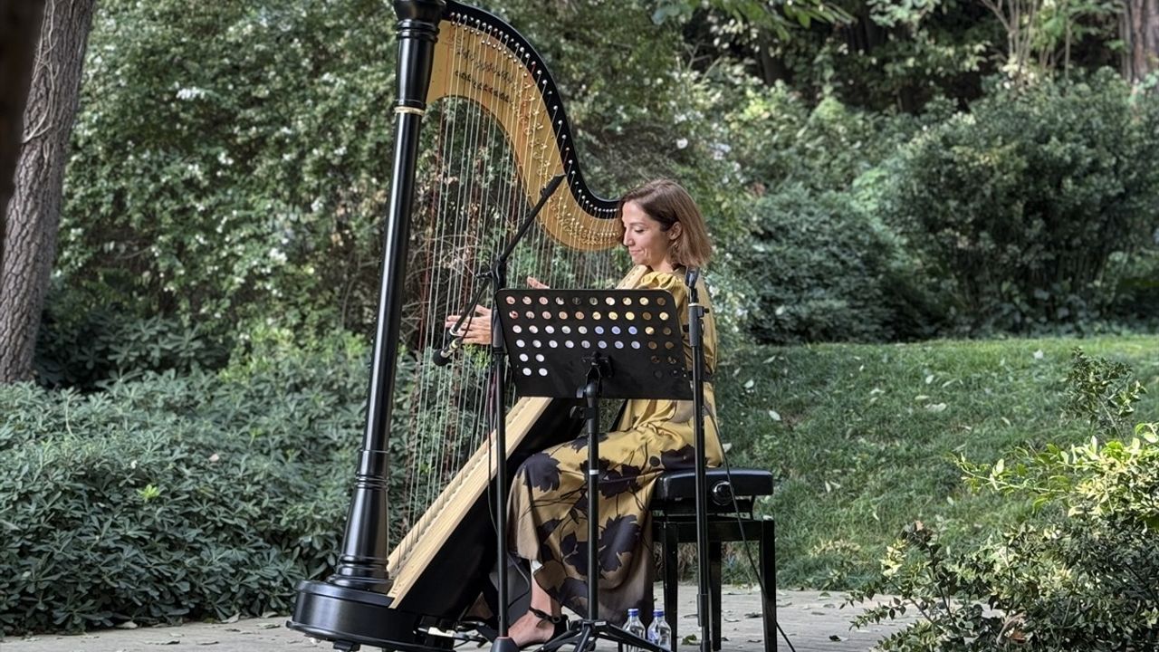 Meriç Dönük'ten Unutulmaz Performans: Sakıp Sabancı Müzesi'nde Caz Rüzgarı