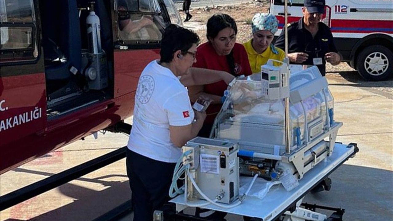 Muğla'da 1 Aylık Bebek İçin Ambulans Helikopter Görevde