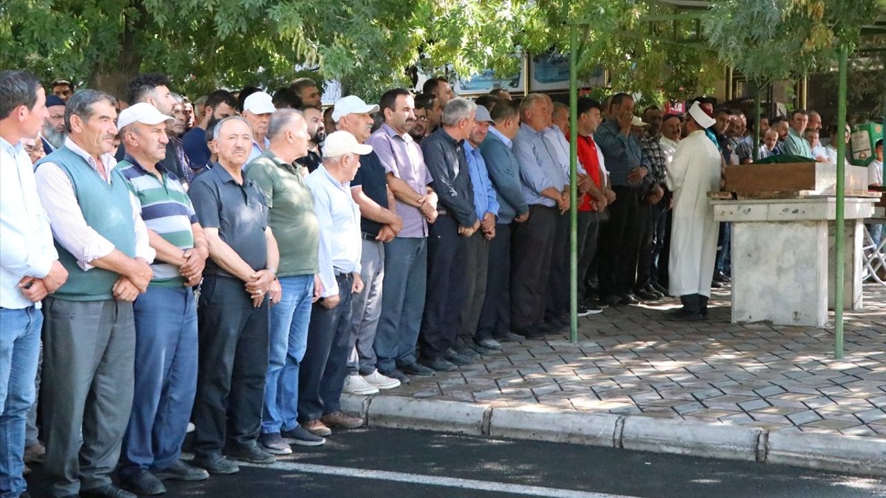 Niğde'de Baraj Gölünde Bulunan Cesetler Defnedildi