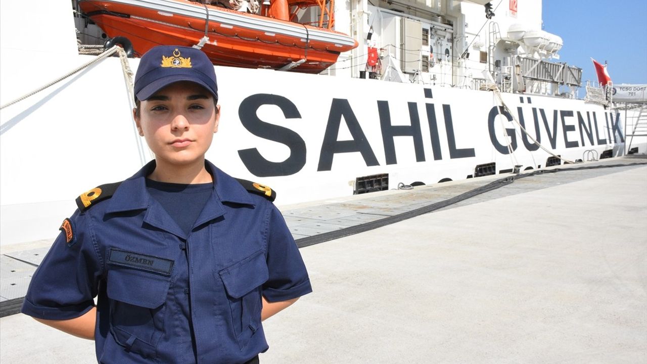 Teğmen Sedanur Özmen, TSCG-Dost Gemisinde Görevini Gururla Sürdürüyor