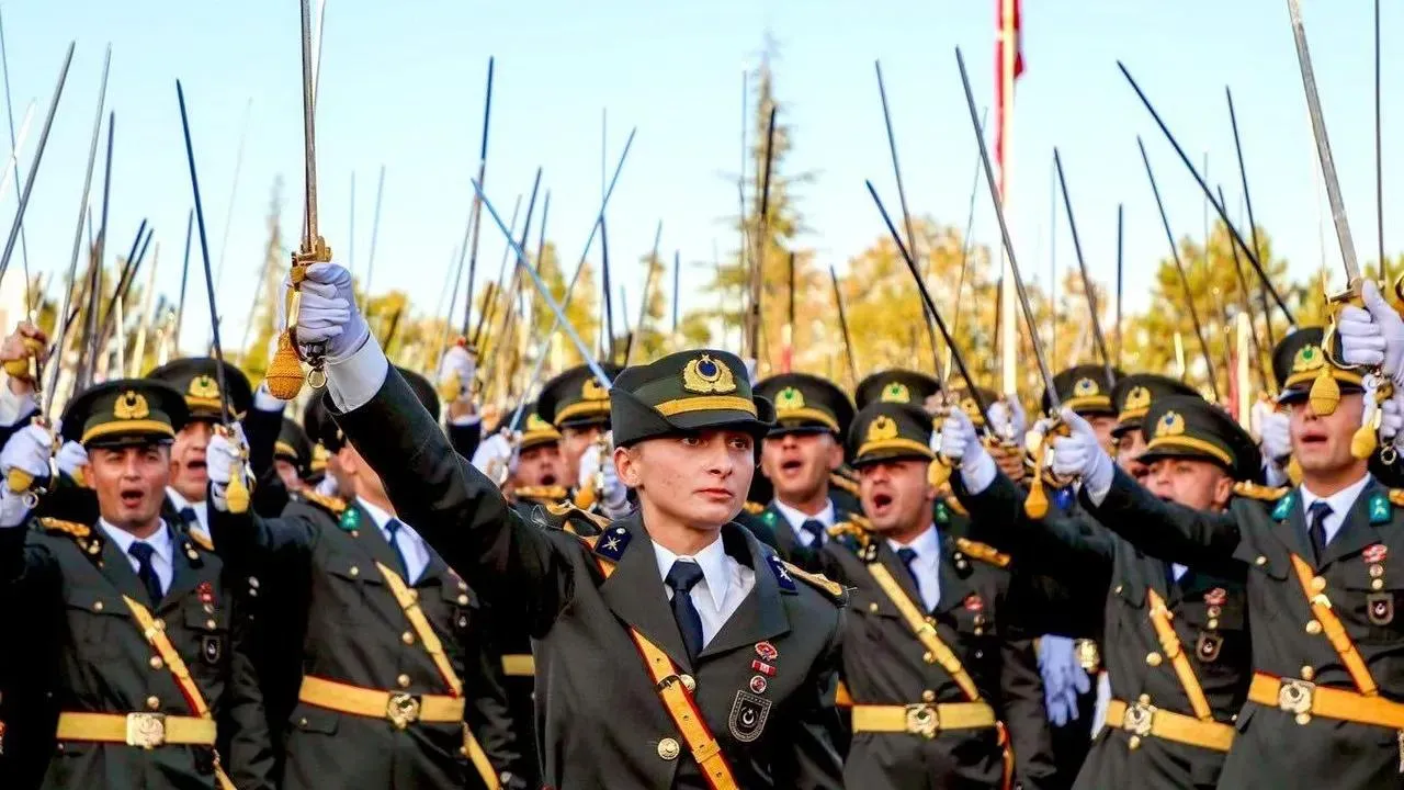 Teğmenlerin Kılıçlı Yemin Törenine Siyasi Tepkiler! Devlet Bahçeli'den Açıklamalar