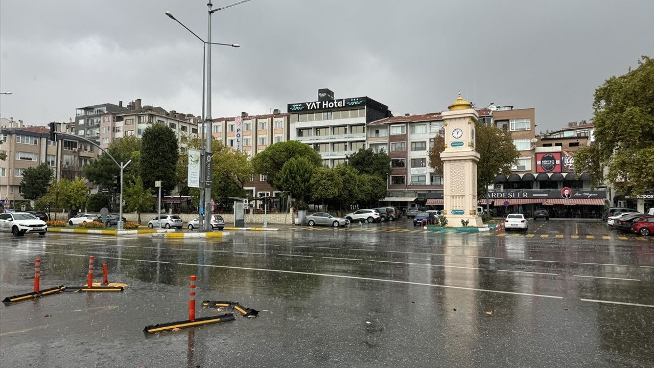 Tekirdağ'da Şiddetli Yağış Hayatı Olumsuz Etkiledi