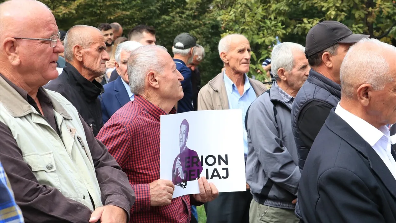 Tiran'da İstifa İsyanı: Belediye Başkanı Veliaj'a Tepkiler Artıyor