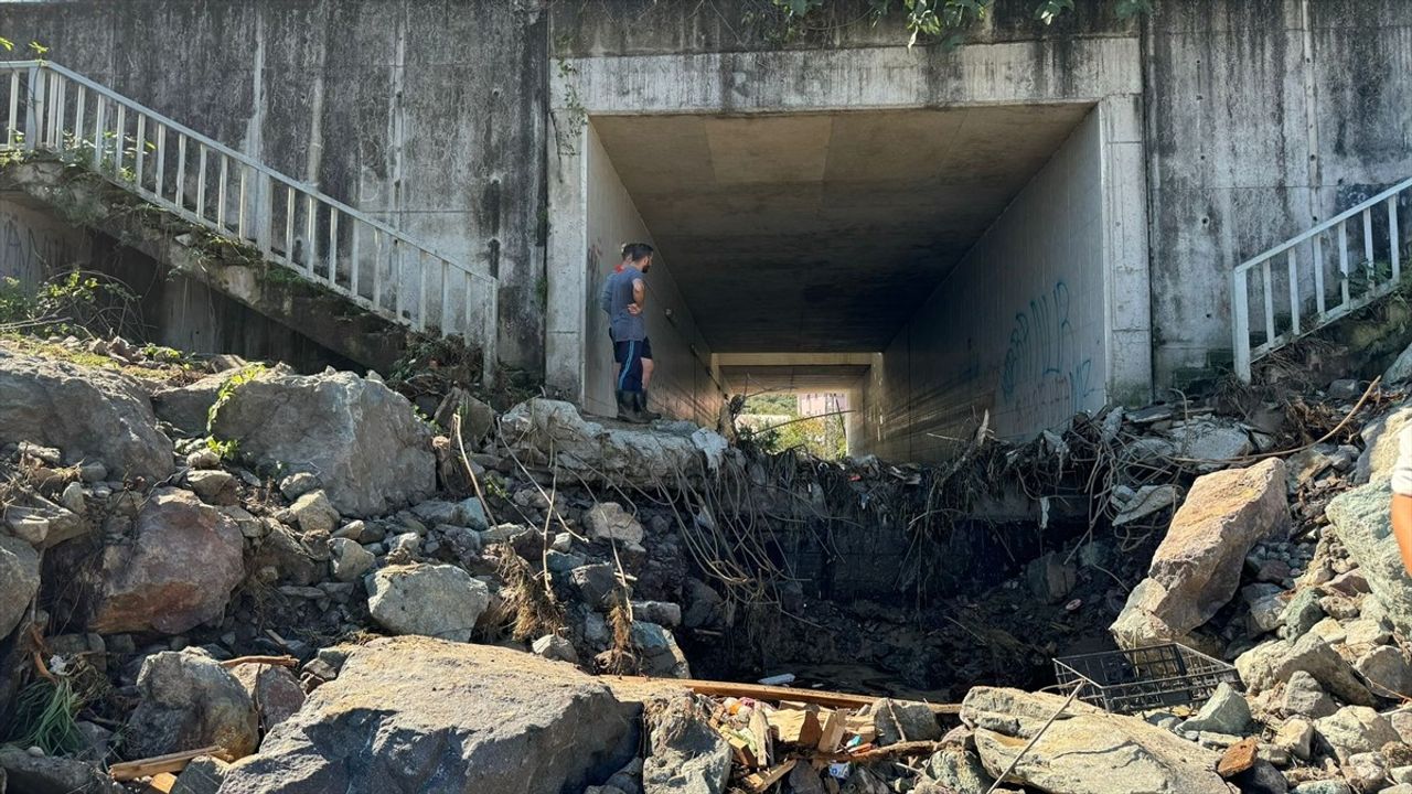 Trabzon'da Taşkın Sonrası Kayıp Kişi İçin Arama Faaliyetleri Devam Ediyor