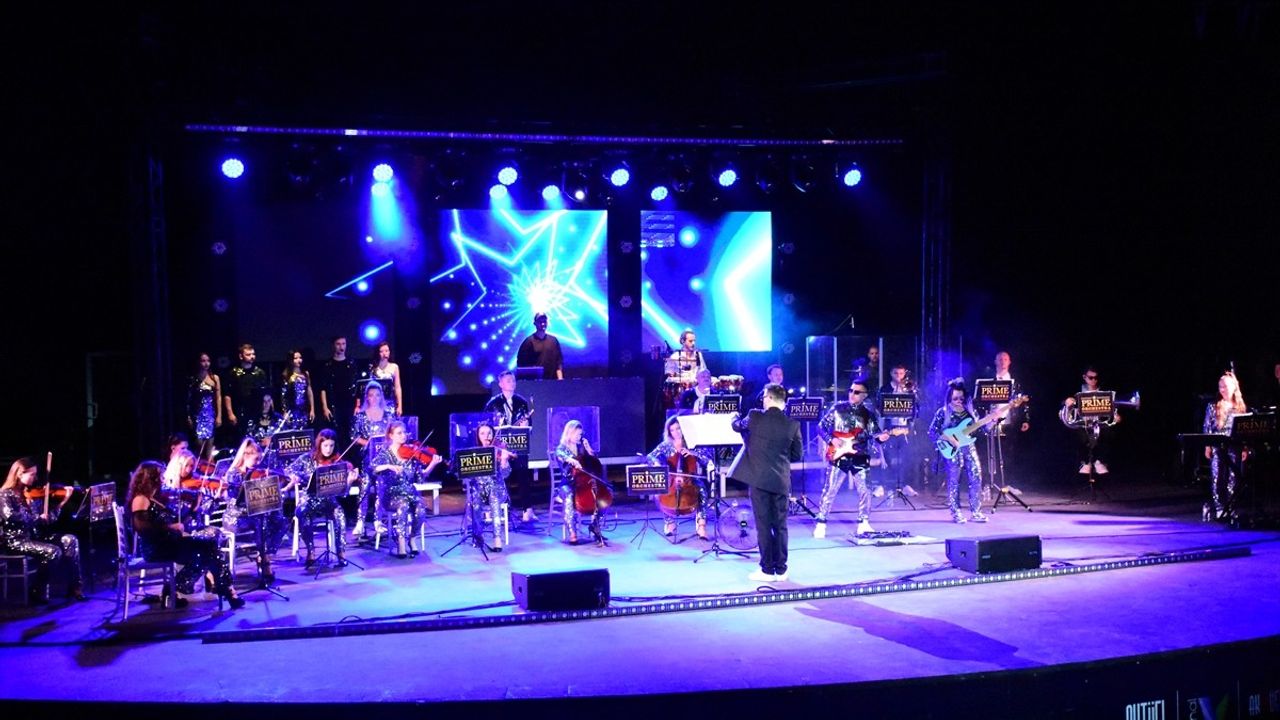 Ukraynalı Prime Orchestra, Antalya'da Savaş Mağdurlarına Destek İçin Konser Verdi