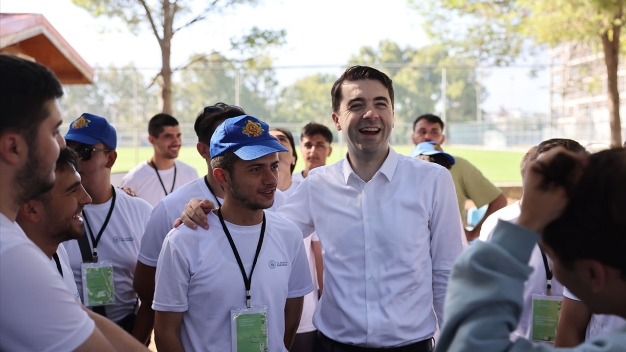 Üniversiteyi Kazanan Gençler İçin Kariyer ve Motivasyon Kampları