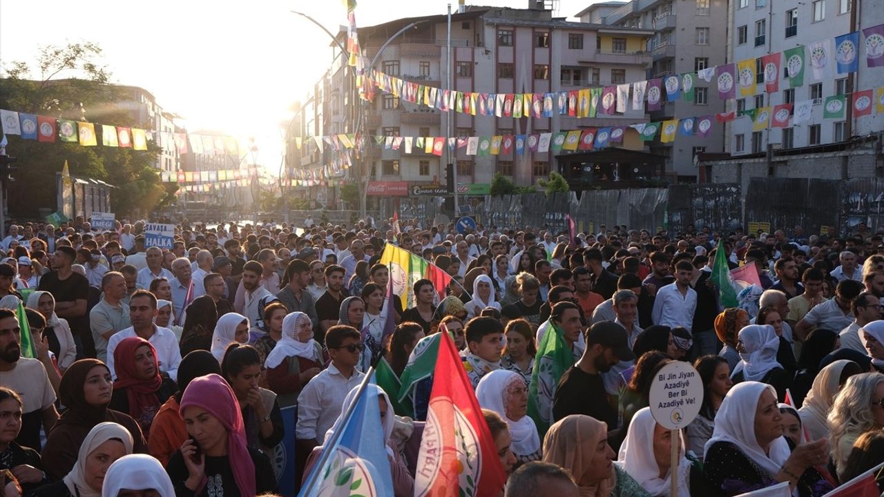 Van'da Dünya Barış Günü Mitingi Düzenlendi