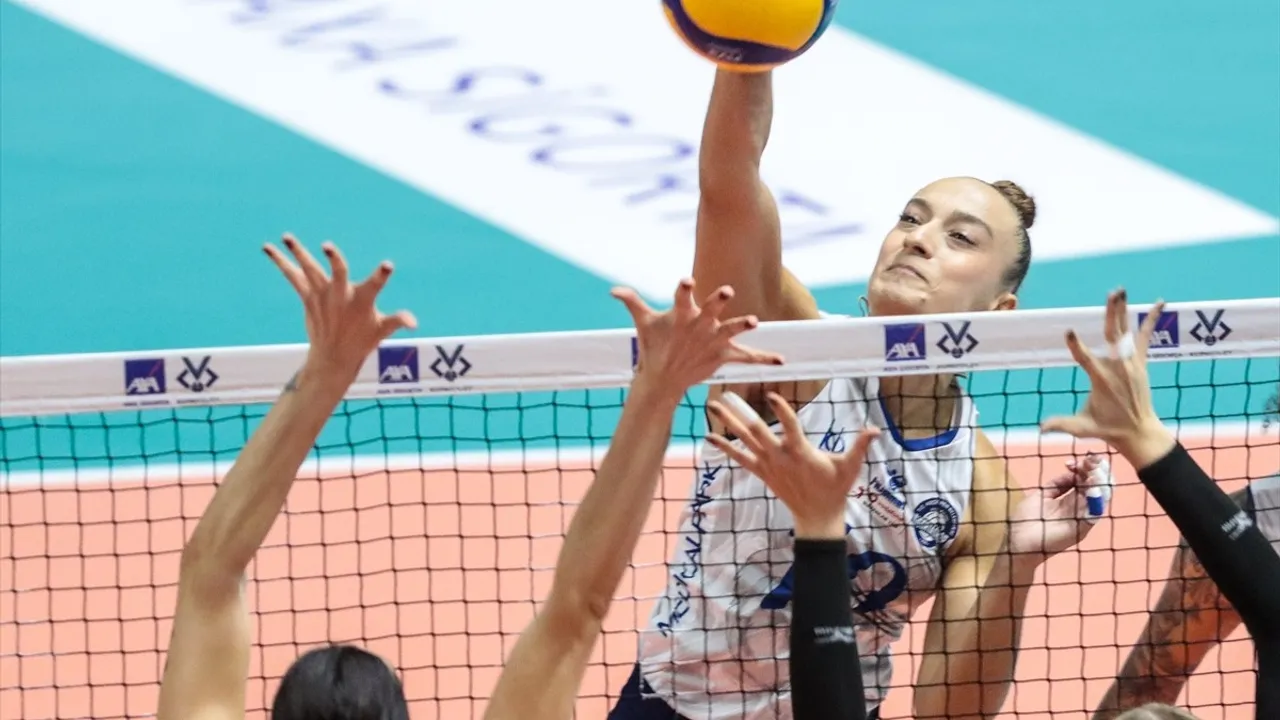 Voleybol Kadınlar AXA Sigorta Kupa Voley'de Aras Kargo Önemli Bir Galibiyet Aldı