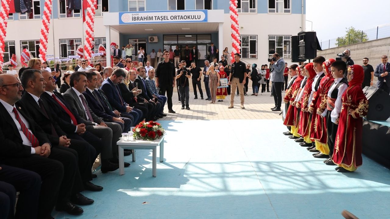 Yeni Eğitim Dönemi: Türkiye'de Okul Altyapısı ve Eğitim İçeriği Gelişiyor