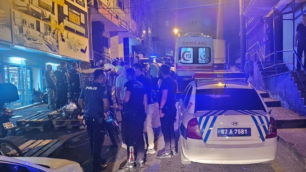 Zonguldak'ta Trafik Polisi Motosikletin Çarpması Sonucu Yaralandı