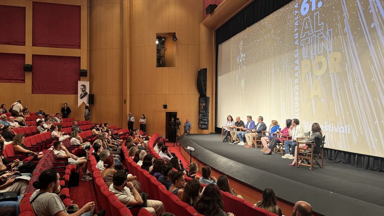 61. Uluslararası Antalya Altın Portakal Film Festivali'nde 'Gülizar' Filminin Gösterimi Gerçekleşti