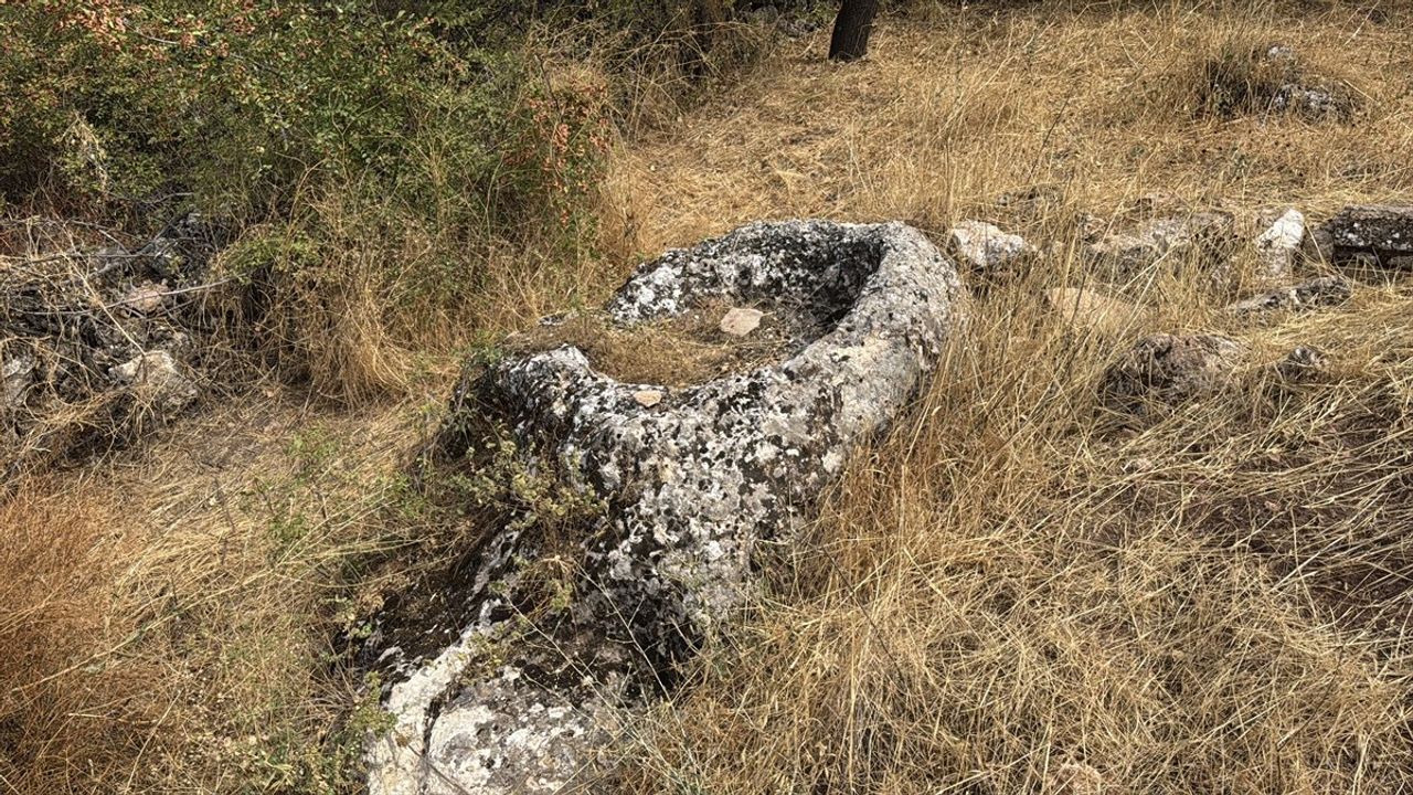 Adıyaman'da 1700 Yıllık Roma Oda Mezarı Keşfedildi