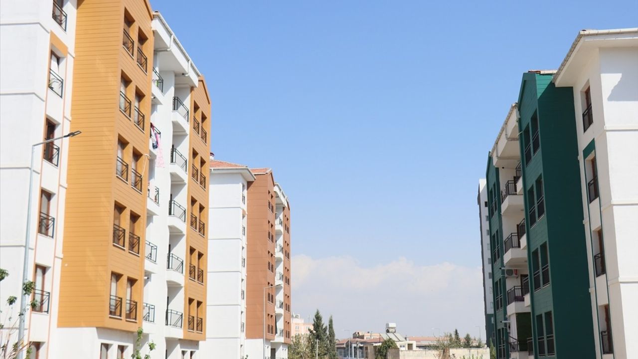 Adıyaman'da Kentsel Dönüşümle Yeni Evler Sahiplerine Teslim Ediliyor