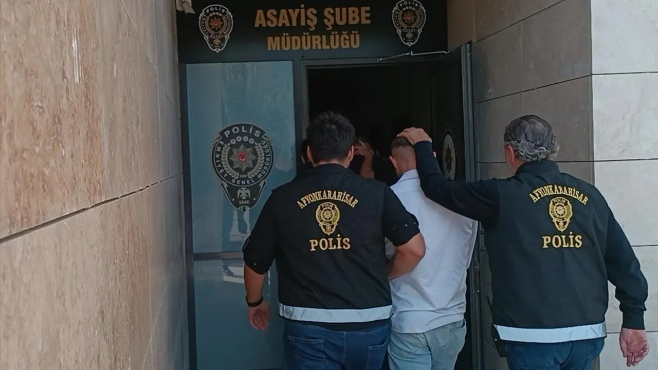 Afyonkarahisar'da Trafik Tartışması Sonrası Darp Olayı: 3 Şüpheli Gözaltında