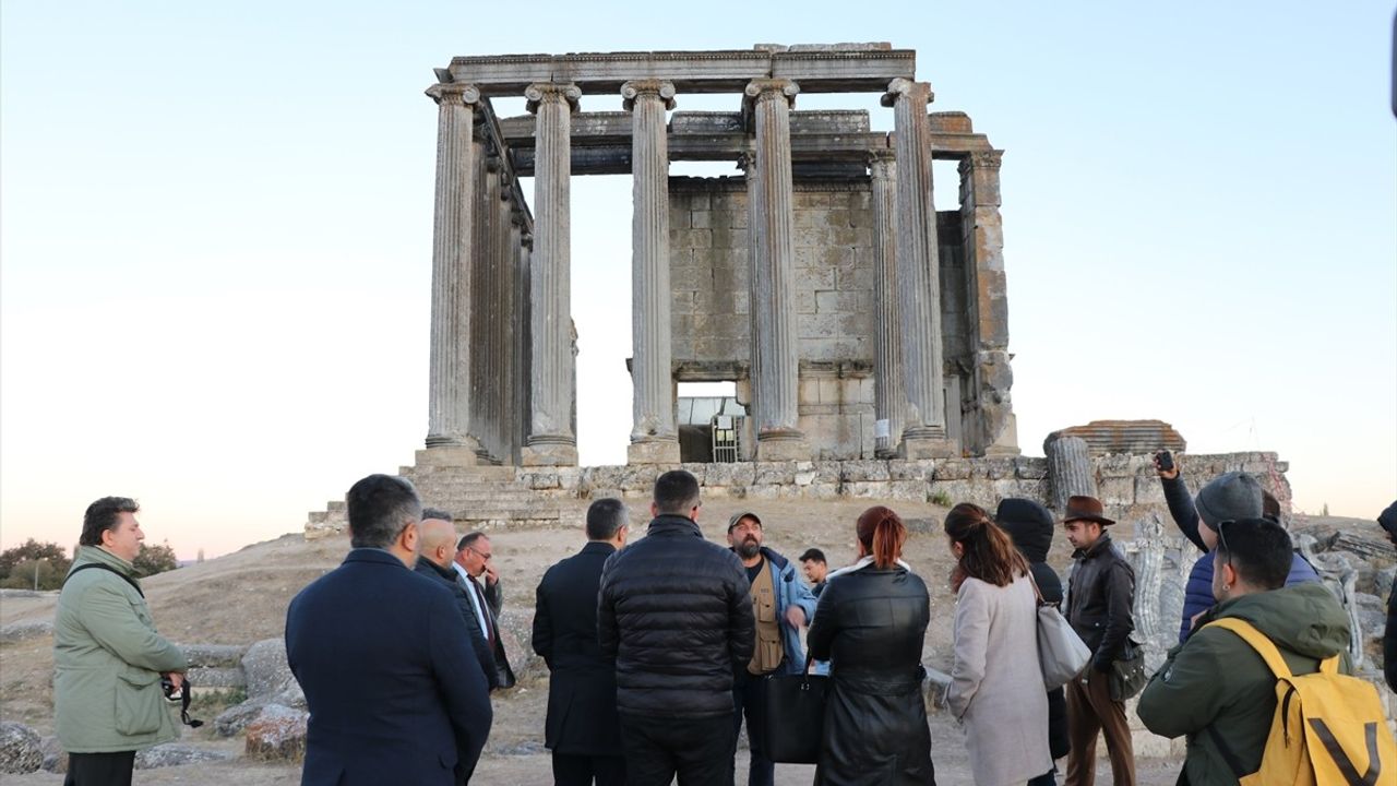 Aizanoi Antik Kenti'nde Aydınlatma Çalışmaları Tamamlandı