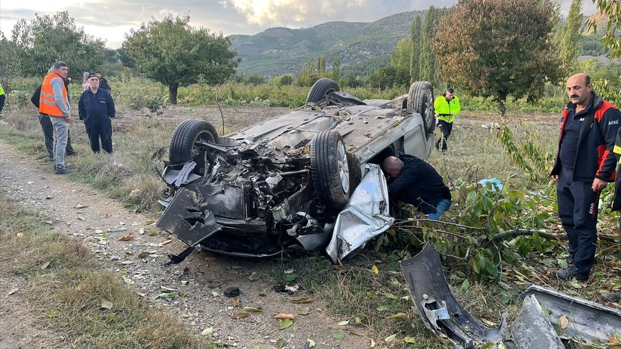 Amasya'da Otomobil Kazası: 1 Ölü, 2 Yaralı