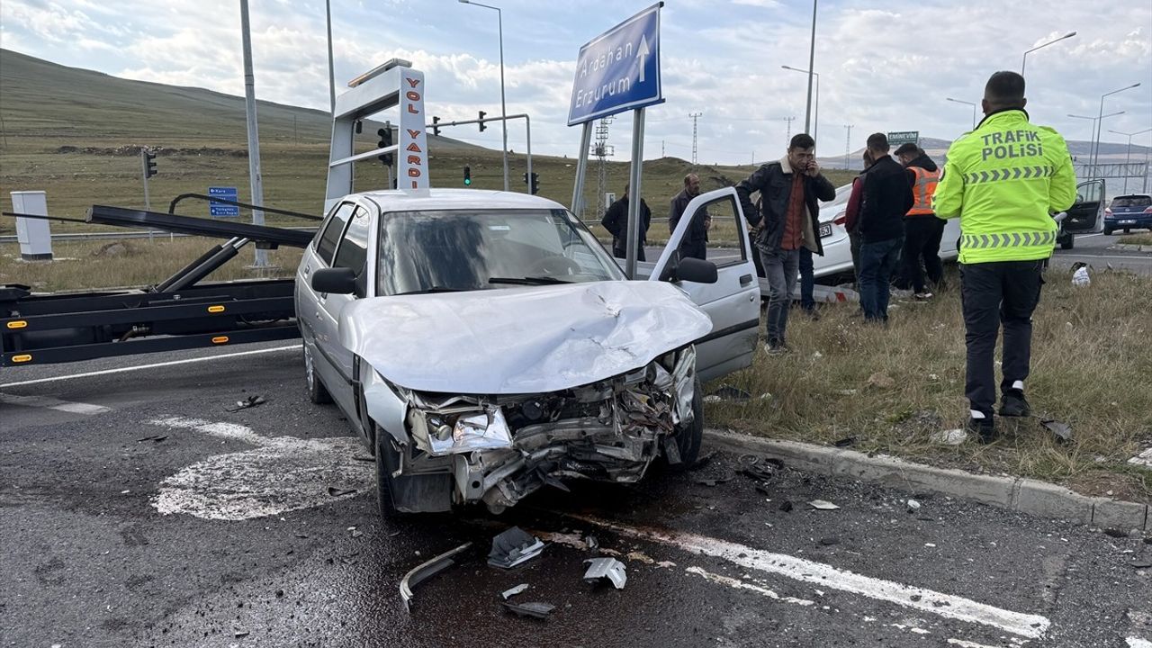 Ardahan'da Trafik Kazası: 4 Yaralı