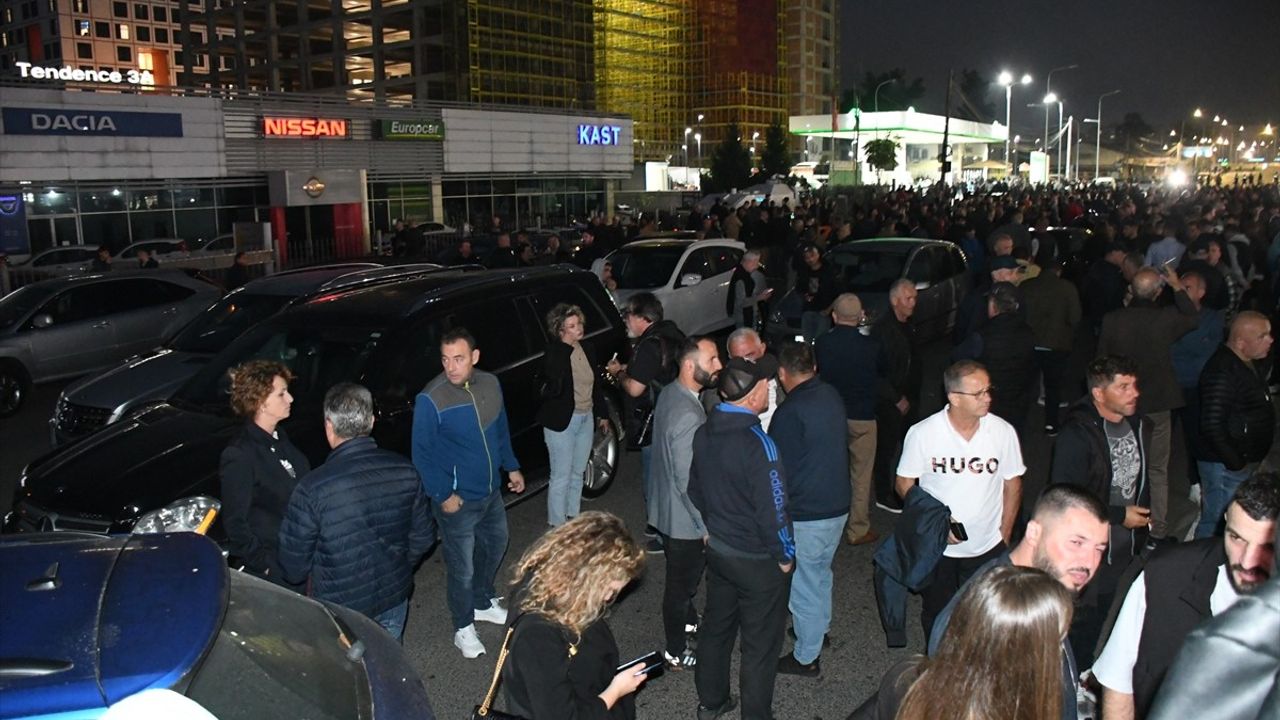 Arnavutluk'ta Hükümet Karşıtı Protestolar Sürüyor