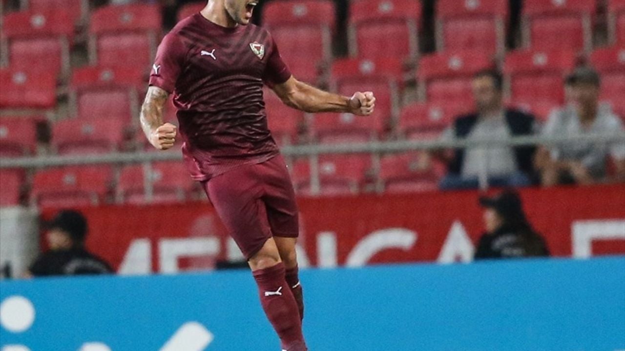 Trendyol Süper Lig'de Kıran Kırana Mücadele: Hatayspor ve Trabzonspor 1-1 Berabere Kaldı