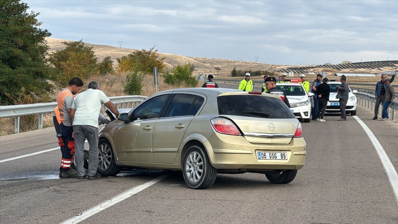 Bayburt'ta Kaza: İki Araç Çarpıştı, İki Yaralı