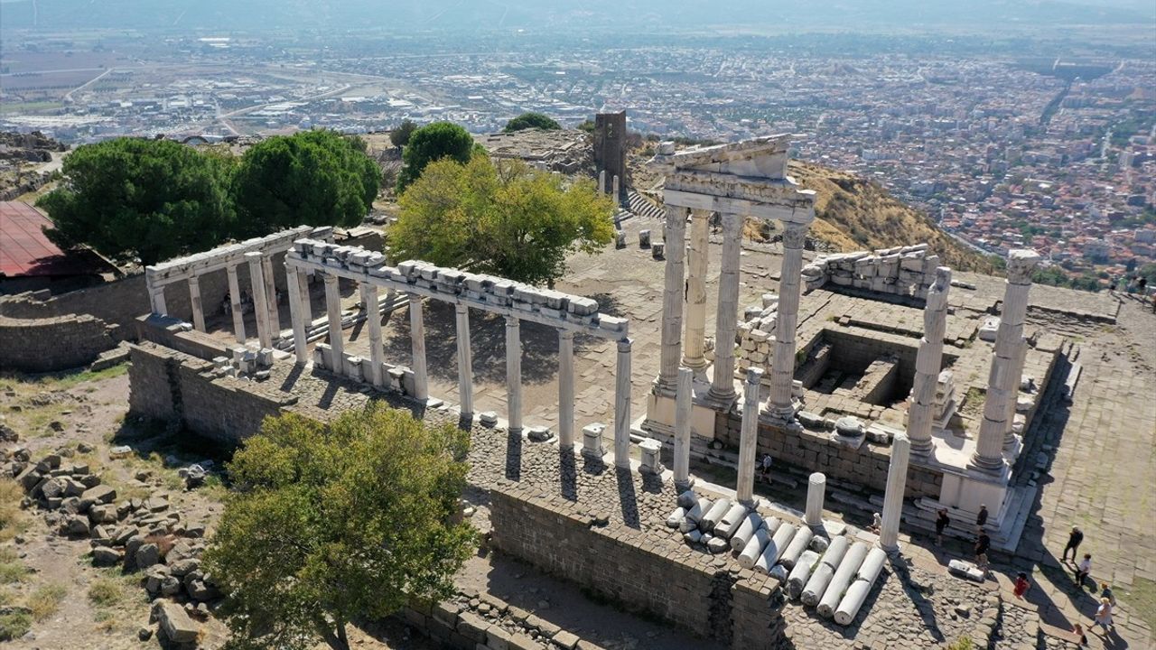 Bergama'da 4.500 Yıllık Tanrıça İdolü Bulundu