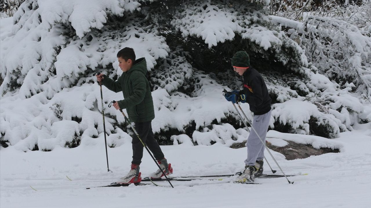 Bolu'da Kayaklı Koşu Sporcuları Kış Sezonuna Hazırlanıyor