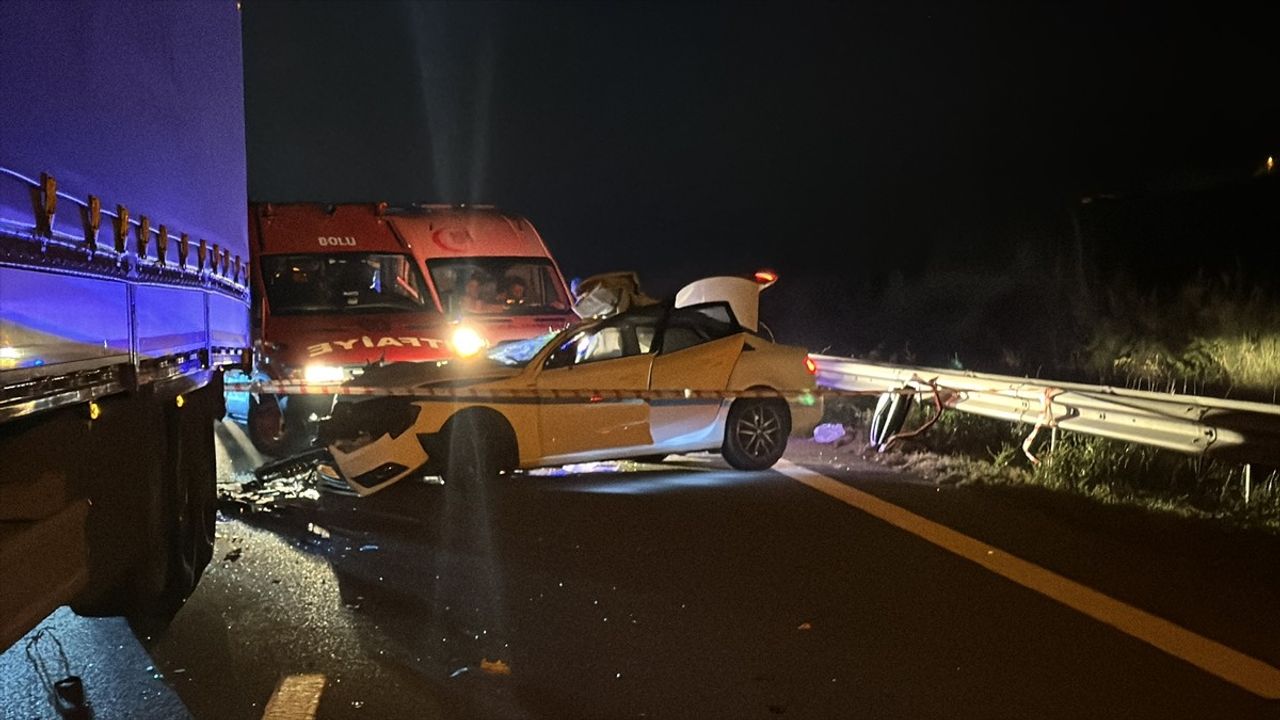 Bolu'da Otoyolda Feci Kaza: 2 Hayatını Kaybetti