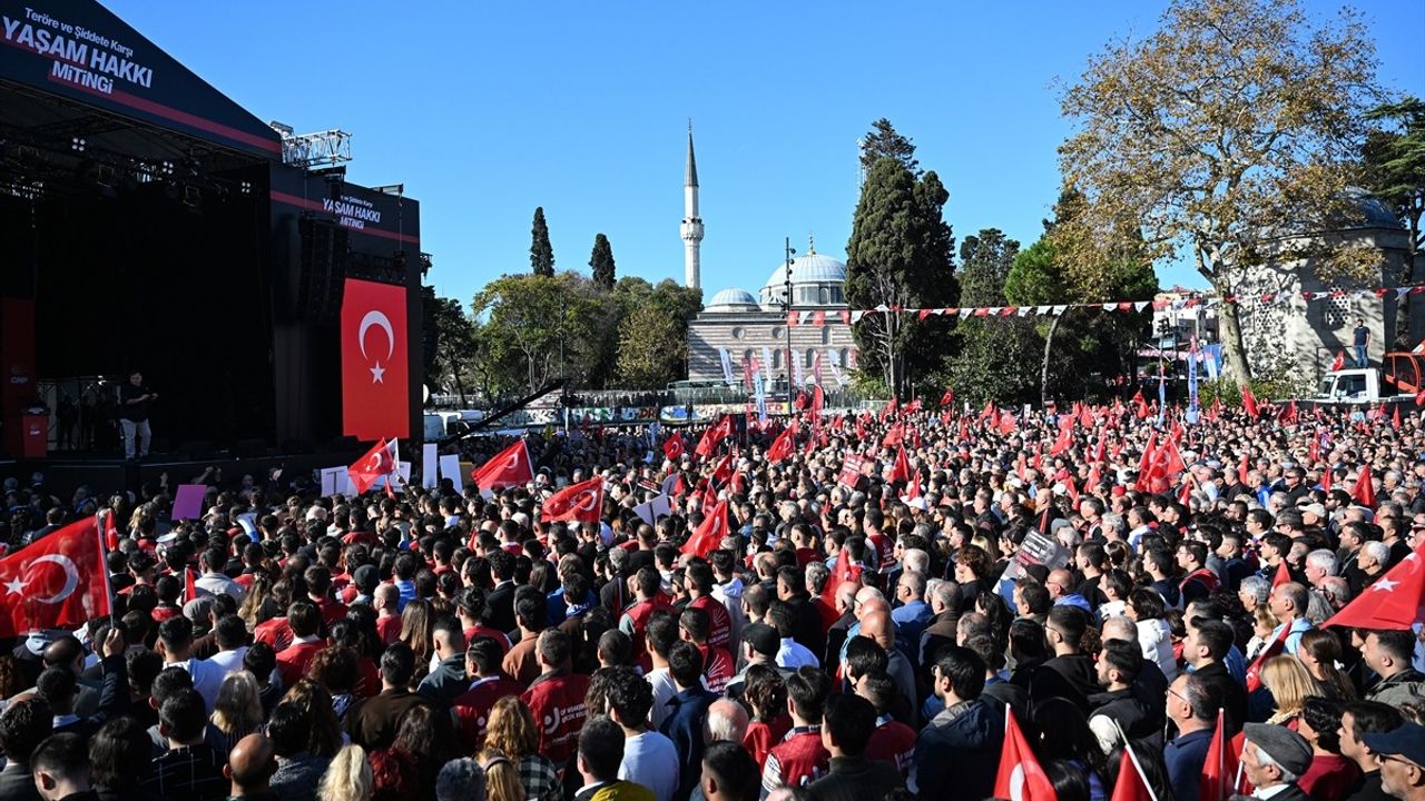 CHP Genel Başkanı Özgür Özel'den Teröre Karşı Sert Mesajlar