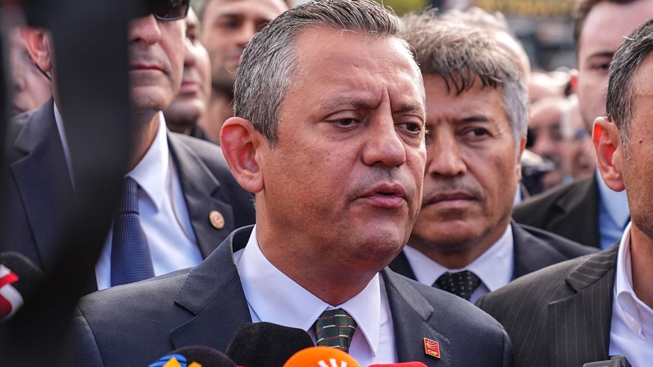 CHP Genel Başkanı Özgür Özel Esenyurt’ta MYK Toplantısını Gerçekleştirdi