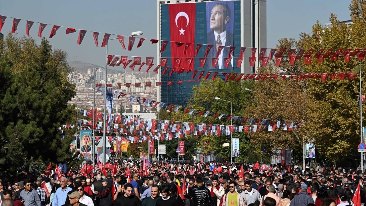 CHP Lideri Özgür Özel Anıtkabir'i Ziyaret Etti