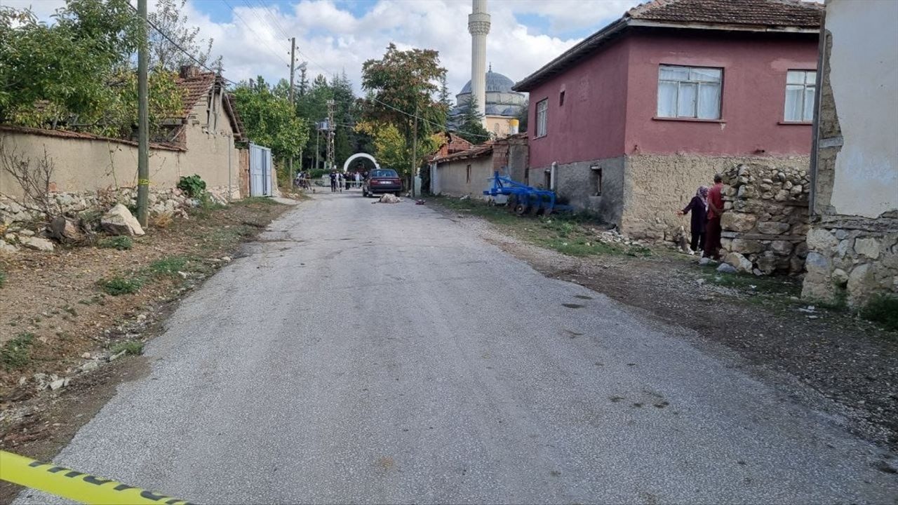 Çorum'da Silahlı Kavga: Muhtar Hayatını Kaybetti, Kardeşi Yaralandı