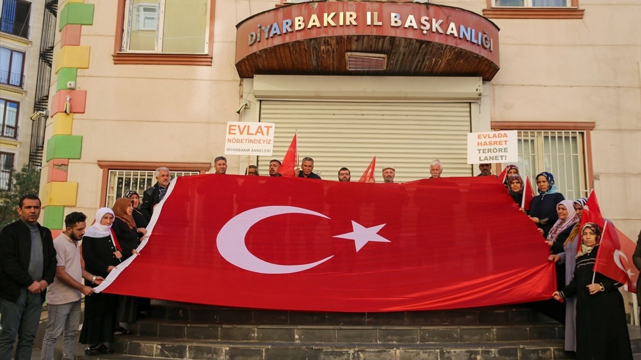 Diyarbakır Annelerinin TUSAŞ Terör Saldırısına Tepkisi