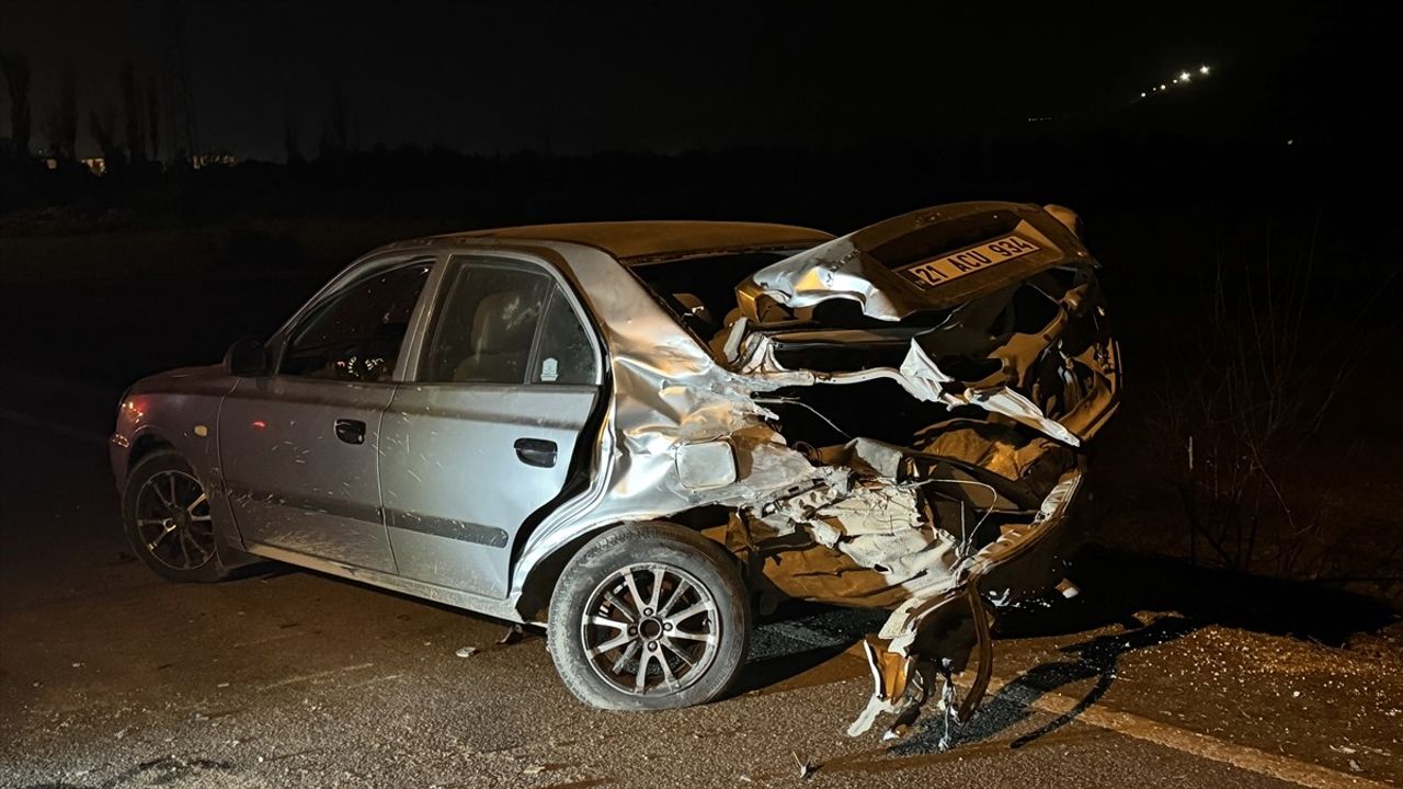 Diyarbakır'da Trajik Trafik Kazası: 3 Ölü, 3 Yaralı