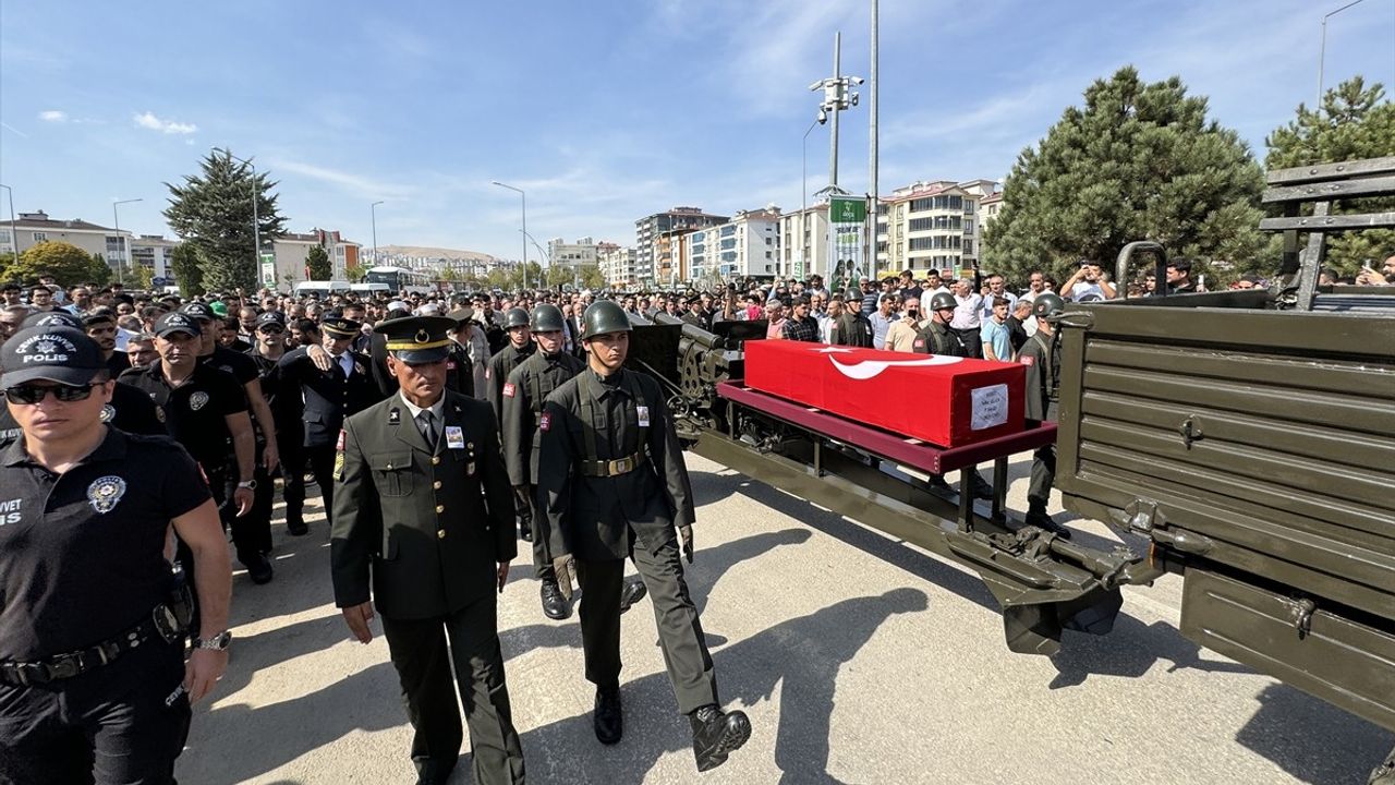 Elazığ'da Şehit Piyade Sözleşmeli Er Sefer Alan İçin Tören Düzenlendi