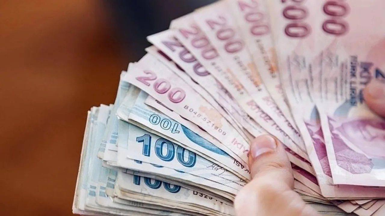 Emekli, memur fark etmiyor! Banka herkese 1.600 TL Ekim ayında ödüyor