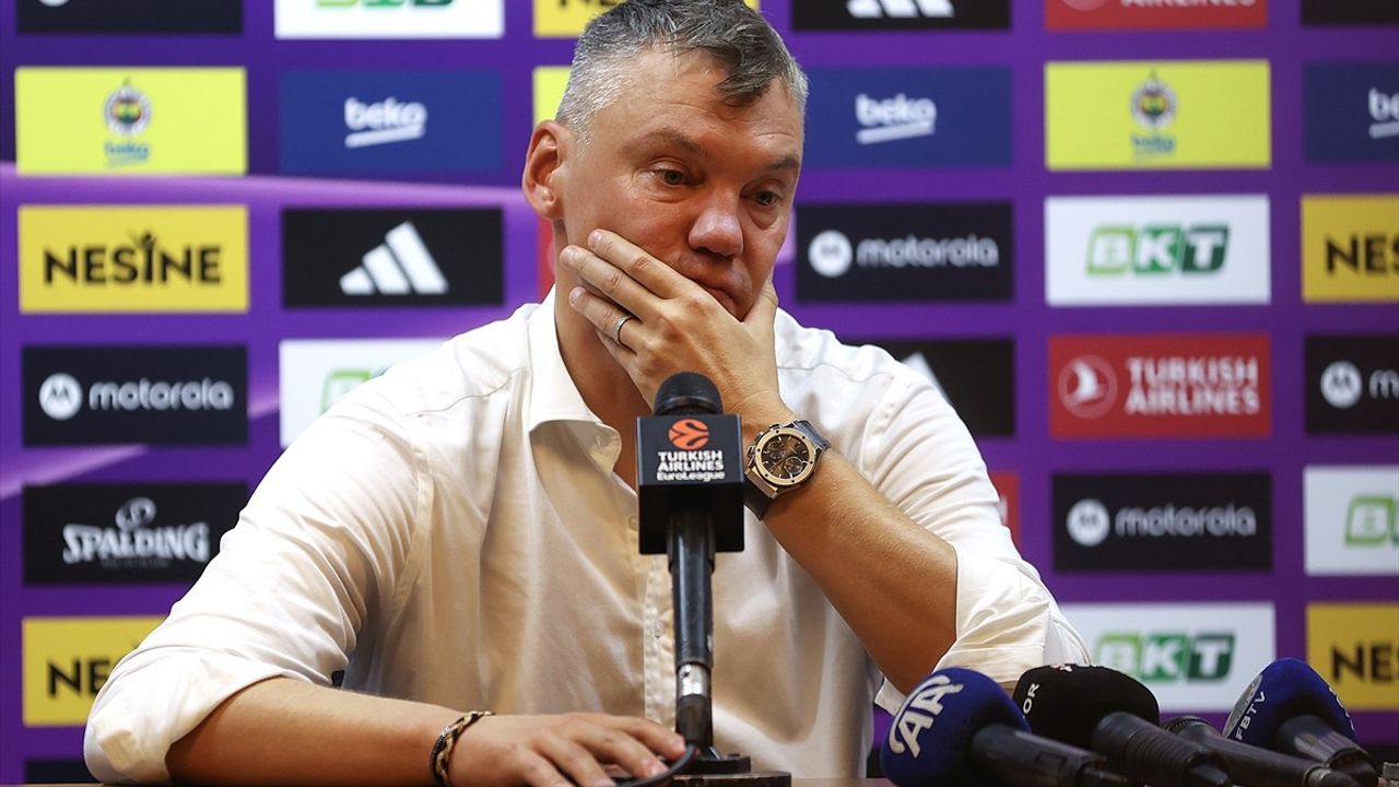 Fenerbahçe Beko, Kızılyıldız'a Mağlup: Sarunas Jasikevicius ve Ioannis Sfairopoulos'tan Açıklamalar