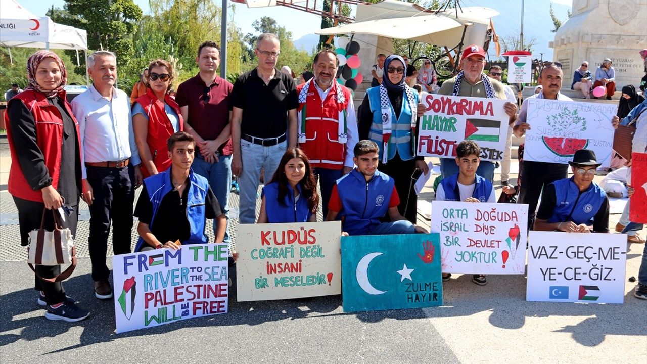 Fethiye'de Gazzeli Çocuklar İçin Resim Etkinliği