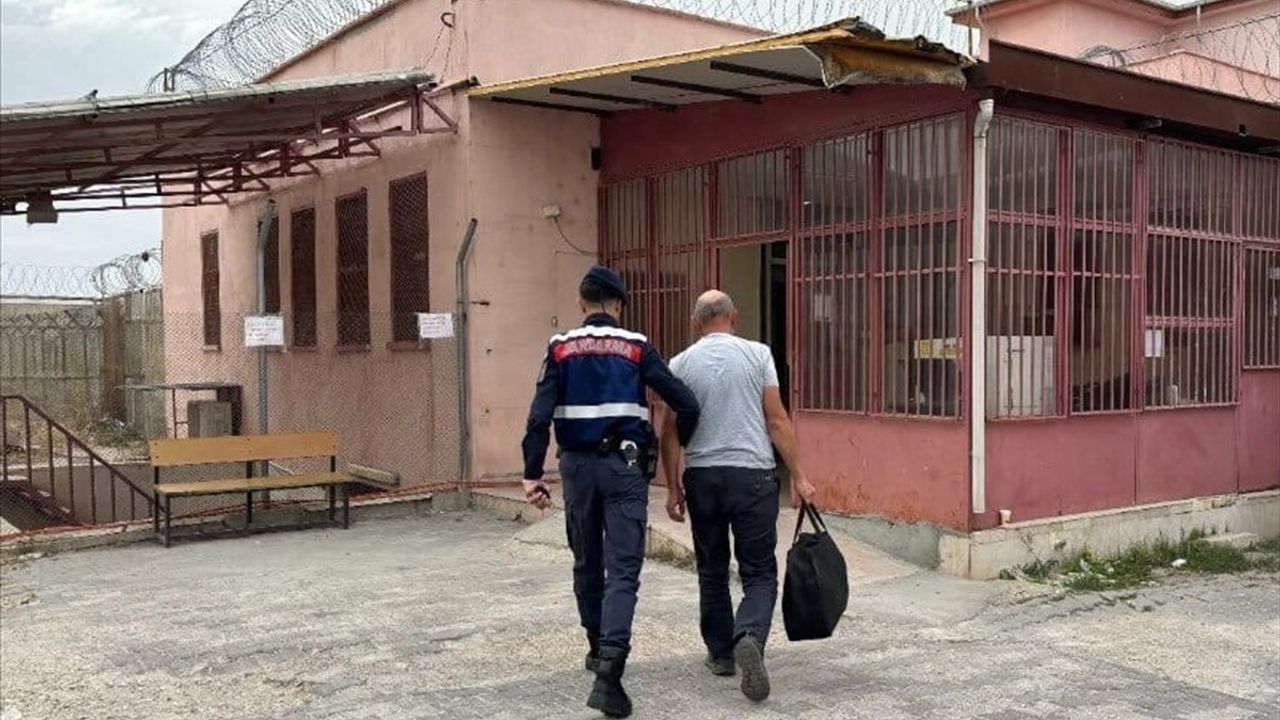 Firari Hükümlü Eskişehir'de Metruk Bir Binada Yakalandı