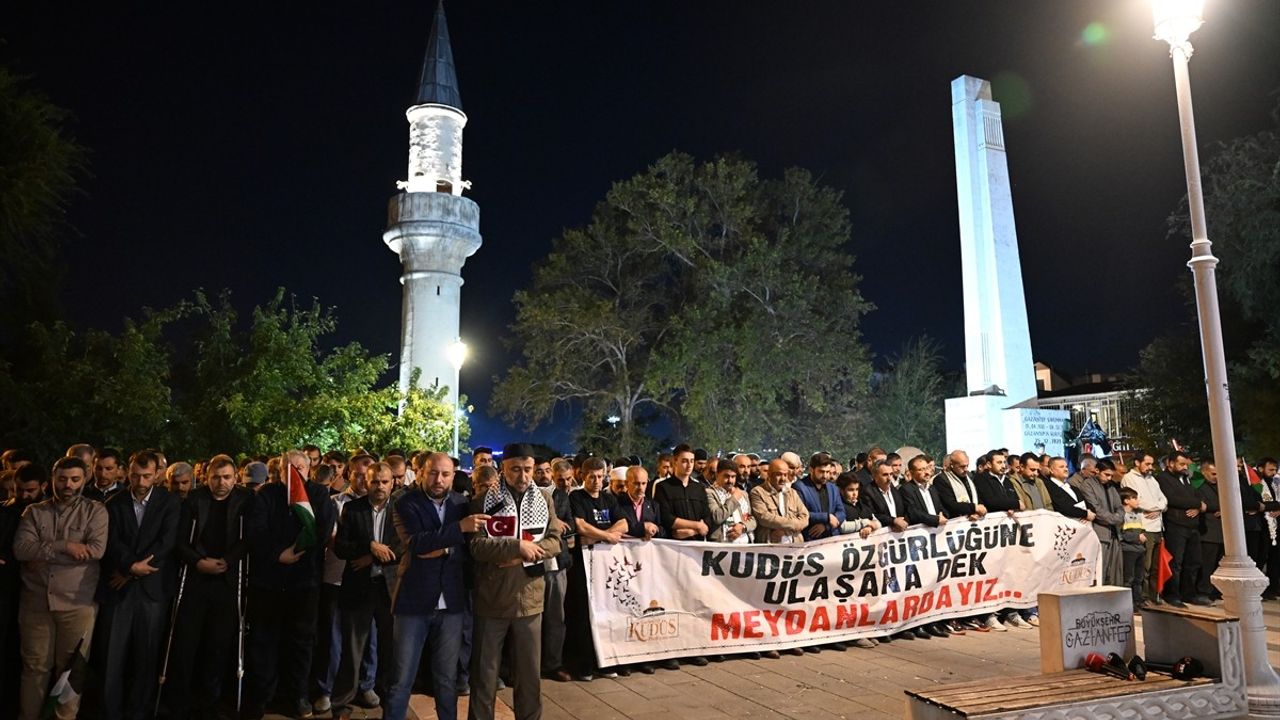 Gaziantep'te Filistin İçin Protesto Düzenlendi