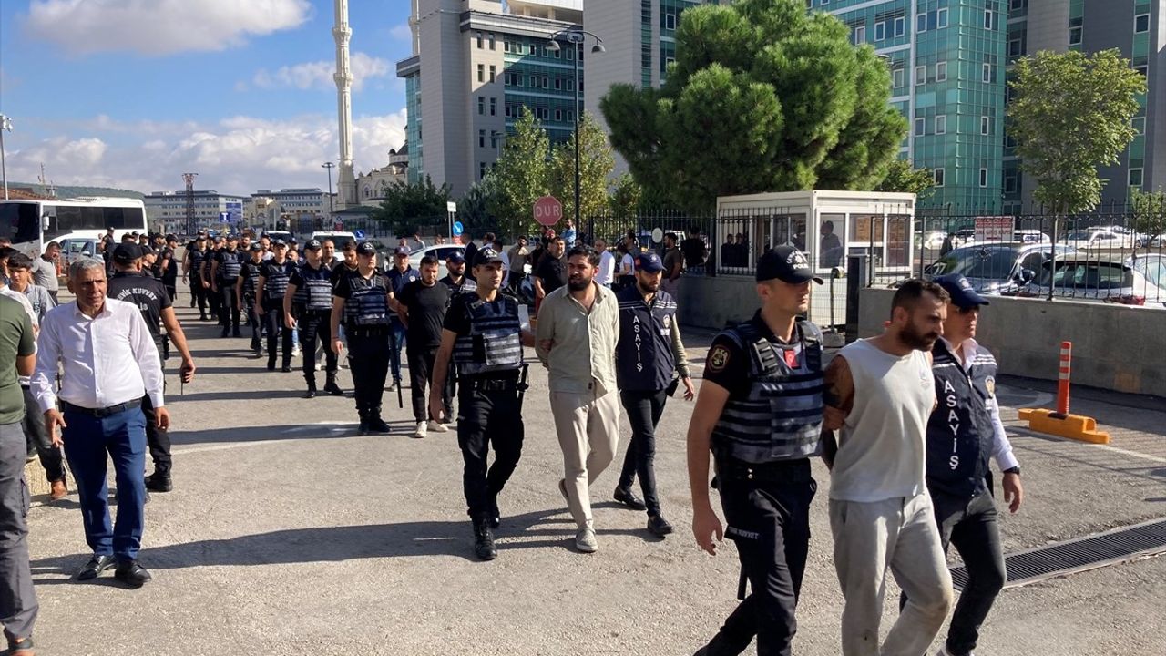 Gaziantep'te Silahlı Operasyon: 12 Şüpheli Adliyeye Sevk Edildi